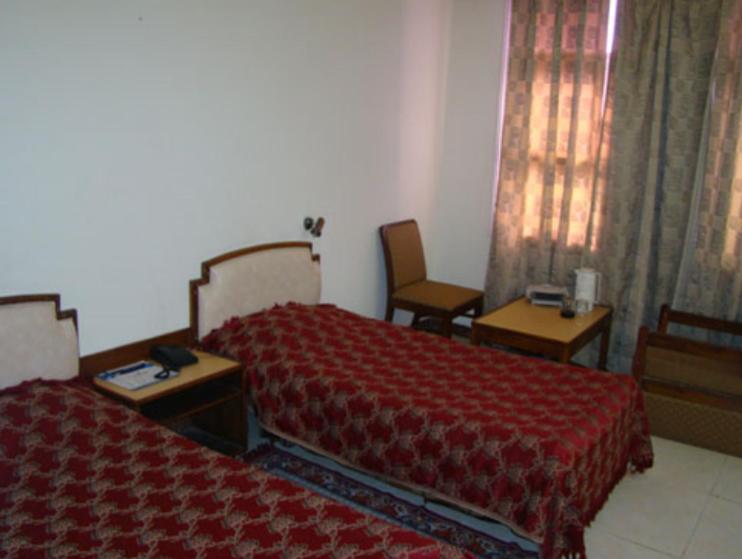 قاليور Hotel Sita Manor الغرفة الصورة