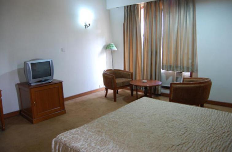 قاليور Hotel Sita Manor الغرفة الصورة