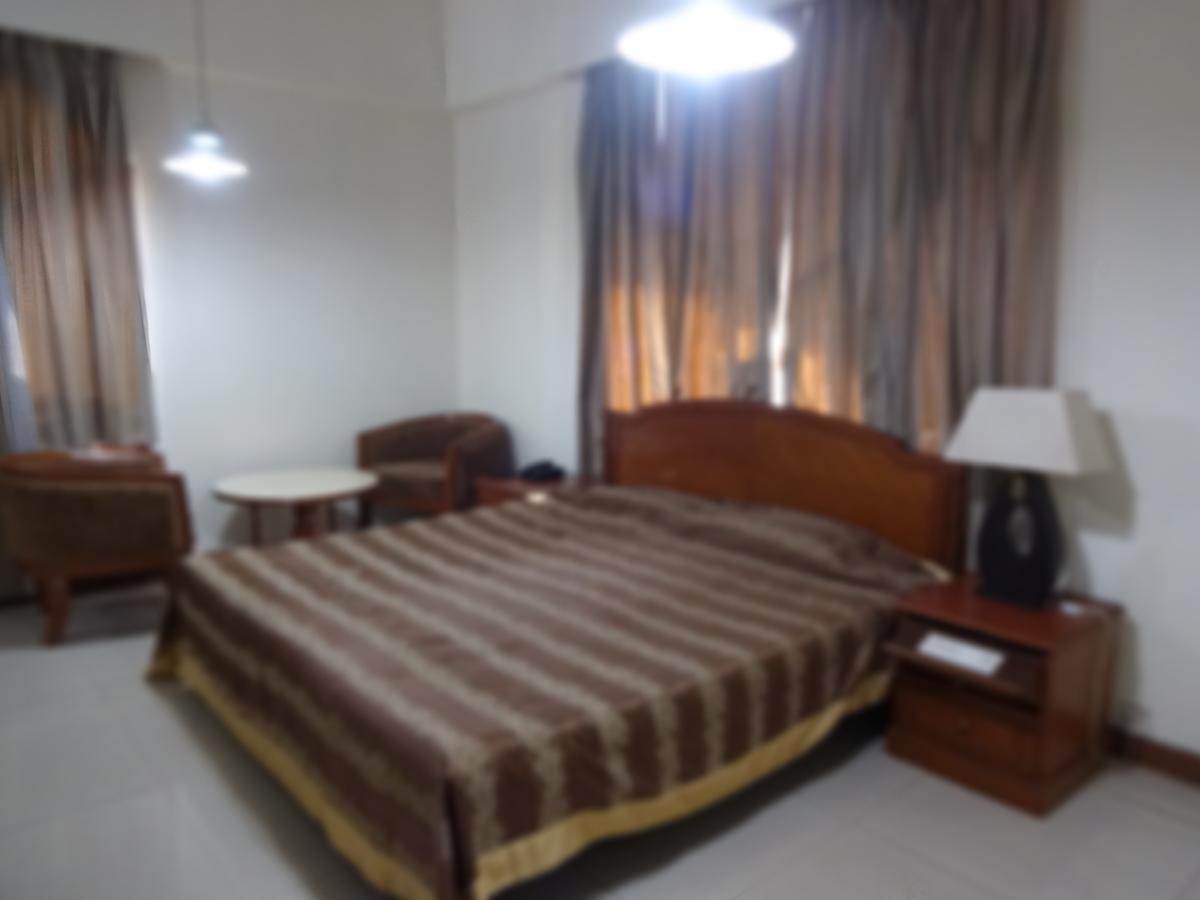 قاليور Hotel Sita Manor الغرفة الصورة