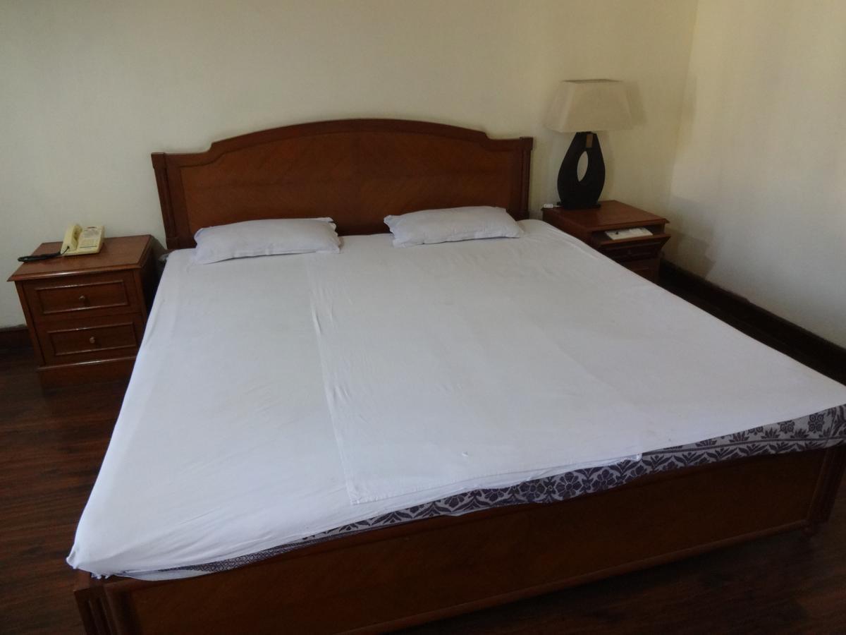 قاليور Hotel Sita Manor الغرفة الصورة