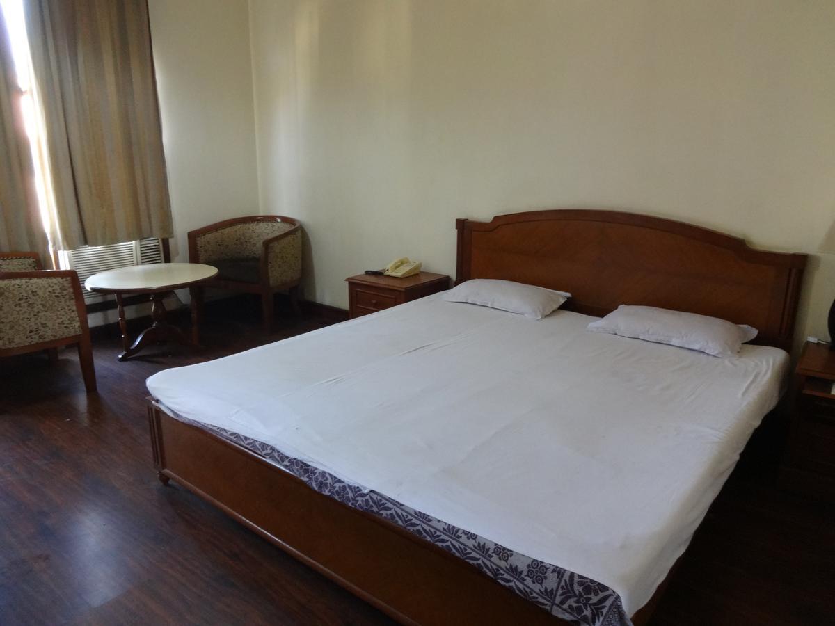 قاليور Hotel Sita Manor الغرفة الصورة