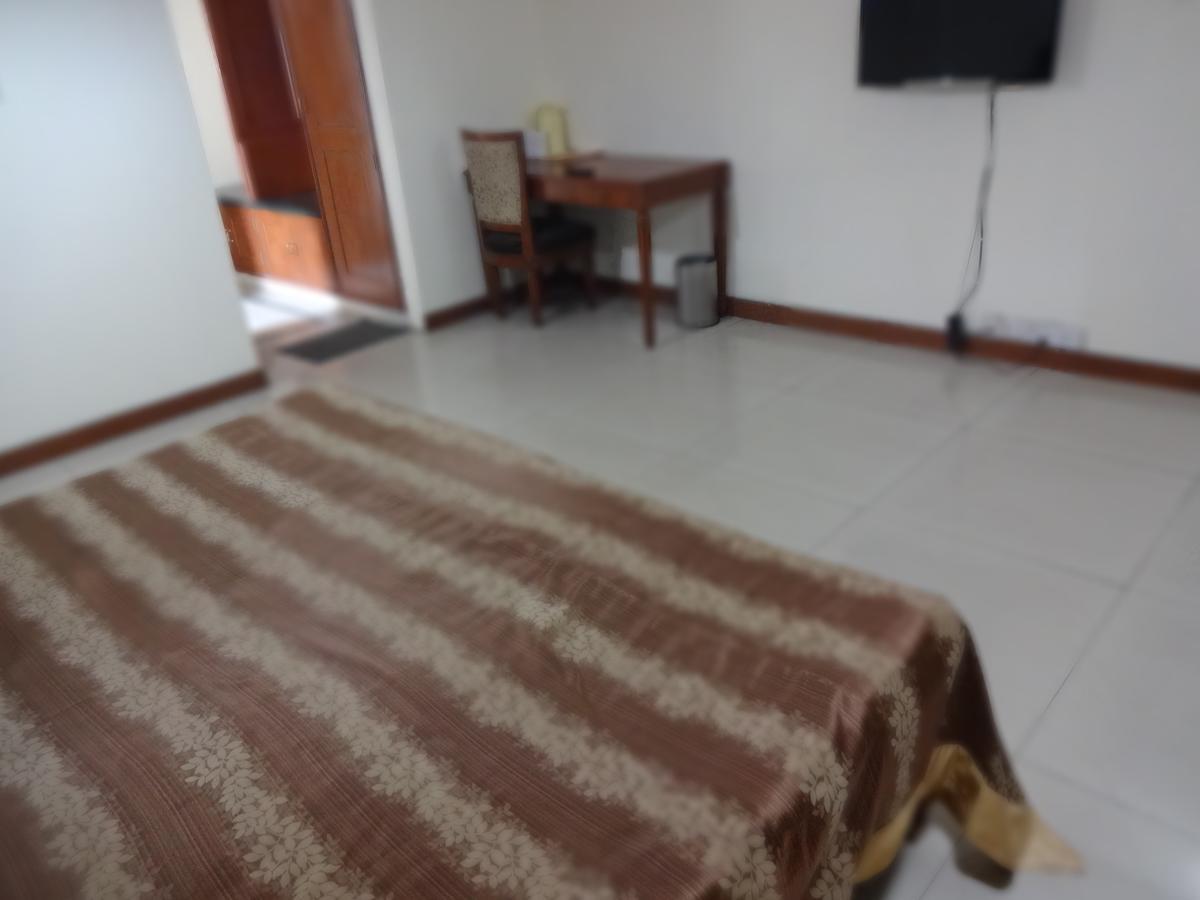 قاليور Hotel Sita Manor الغرفة الصورة