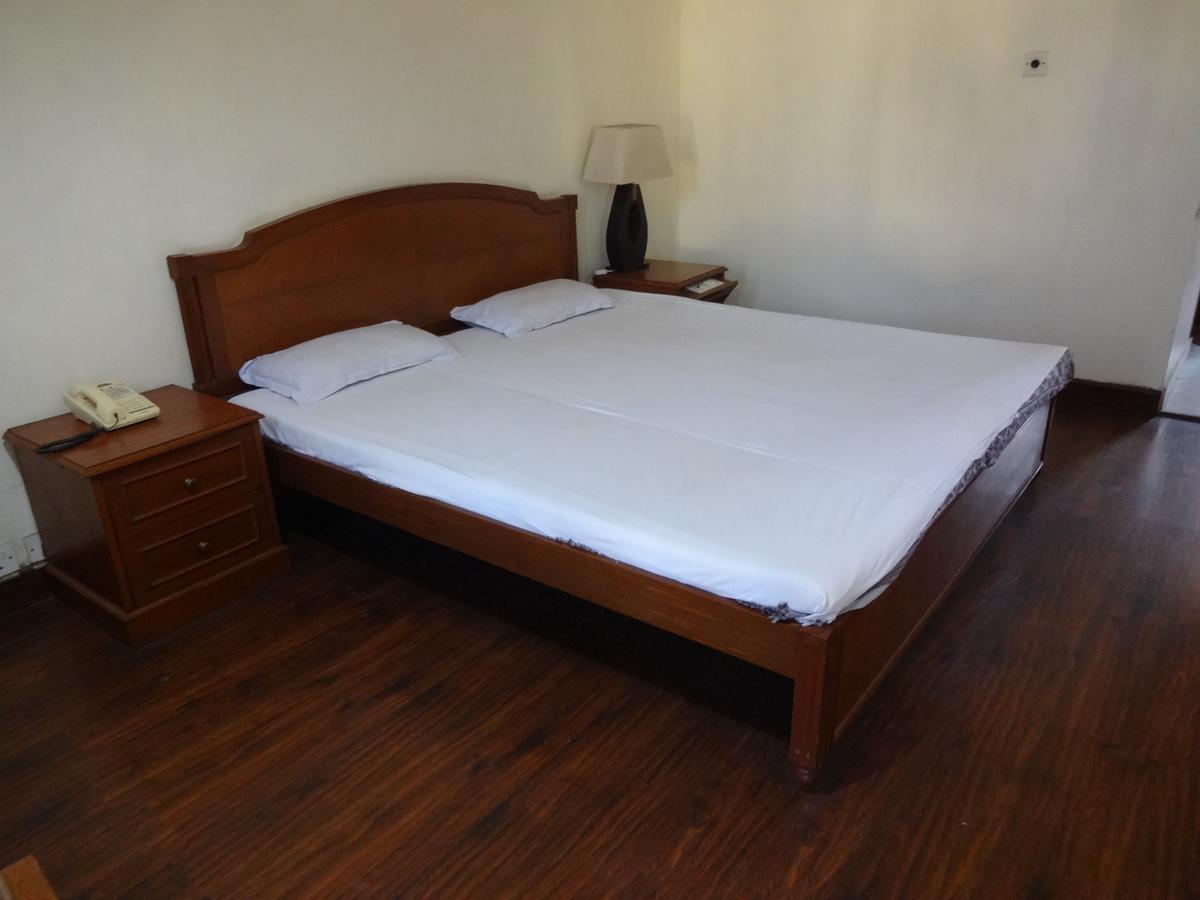 قاليور Hotel Sita Manor الغرفة الصورة